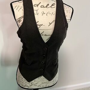 Brown vest with lace accent